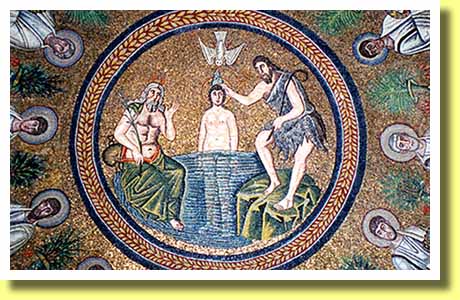 イタリアの古都ラヴェンナのアリアーニ洗礼堂にあるキリストの洗礼を描いたモザイク画