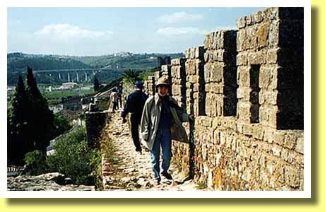 ポルトガルのオビドスの街の中世の城壁